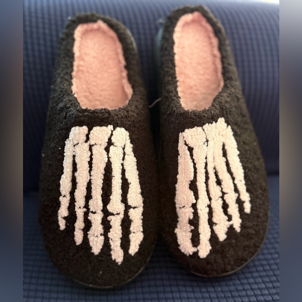 Skeleton Design Black and Pink Slippers Size 7/8